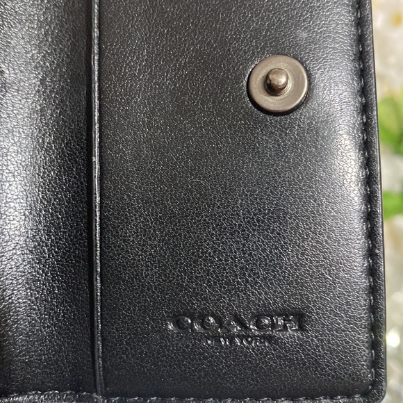 Coach Signature Five Ring Case - Picture 10 of 16